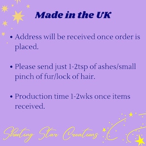 K&ouml;nnte beinhalten: Lilafarbener Hintergrund mit wei&szlig;em Text, der "Made in the UK" lautet. Der Text darunter lautet: "Die Adresse wird nach Erhalt der Bestellung erhalten. Bitte senden Sie nur 1-2 TL Asche/eine kleine Prise Fell/Haarstr&auml;hne. Produktionszeit 1-2 Wochen nach Erhalt der Artikel."