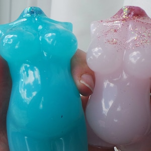 GENDER REVEAL GIFT // Schwangerschaftsgöttin Büste in einer Auswahl von Farben, Neue Mutter Geschenk, Eco Harz rosa oder blaue Göttin Büste, Babypartygeschenk