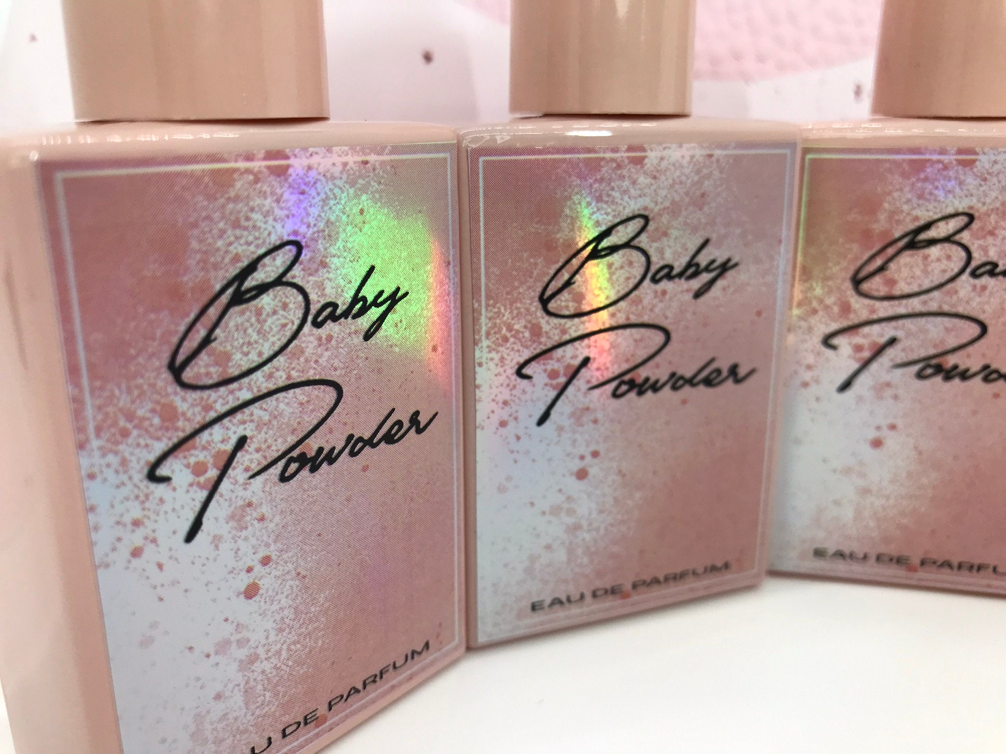 One might think that baby powder is, well, just for babies. Just think  again! Perfumes that smell like baby powder have beco…