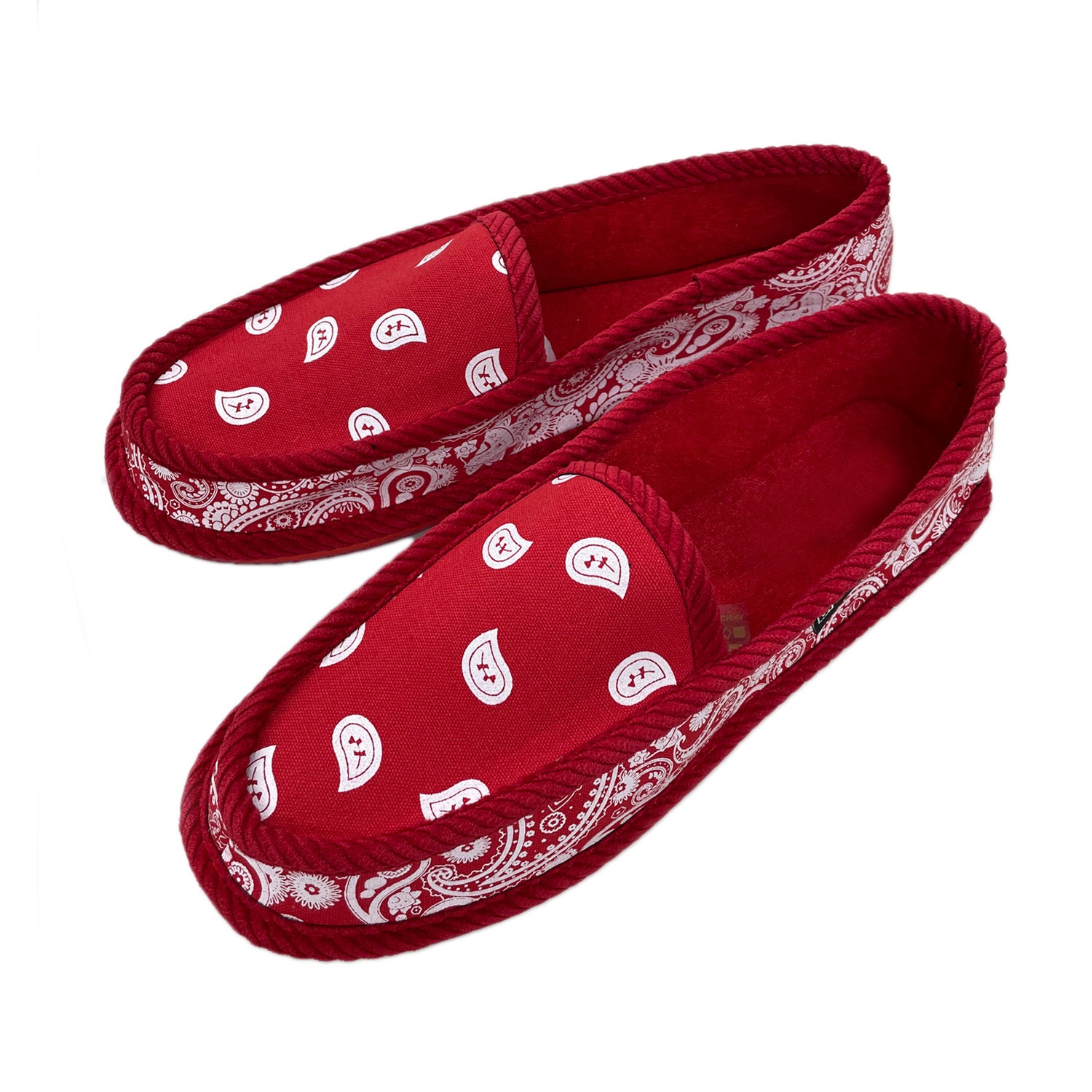 Red bandana hotsell house slippers