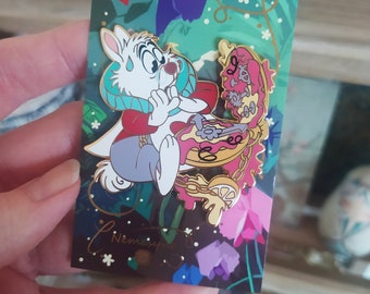 Mr White Rabbit - Alice In Wonderland Pin LE65