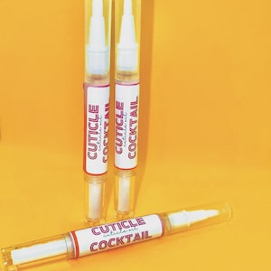 ALIENS scented cuticle oil pen | alien mugler smelling scent cuticle oil nail oil brush tip pen moisturising sweet gift self care