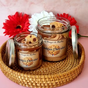 Gourmet chocolate cookie candle