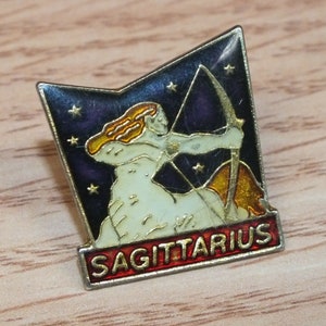 Genuine Vintage 1988 AGB Sagittarius Multi Color Esmalte Estilo Pin Coleccionable