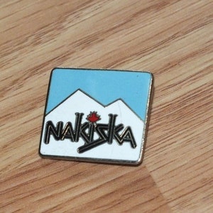 Vintage Light Blue & White Nakiska Collectible Canada Ski Skiing Pin