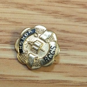 Vintage Gold Tone Honor RCGS Collectible HTF Souvenir Lapel Pin