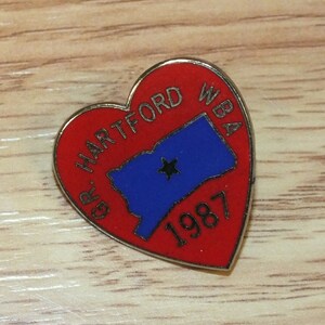 Vintage GR. Hartford WBA 1987 Women&#39;s Bowling Collectible Heart Pin *READ*
