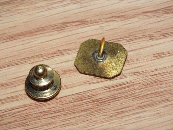 Vintage EMJ Co. HHS Band Orchestra Red & Gold 10K GF Collectible Lapel Pin View 2