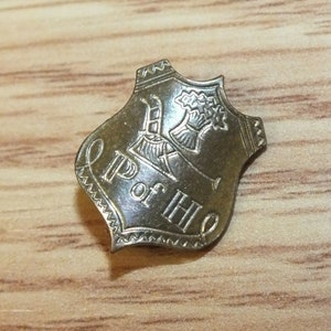 Vintage Gold Tone P of H Bainbridge Syracuse Collectible Shield Style Lapel Pin