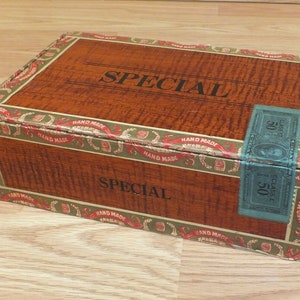 Vintage Special Just Married Brown Hand Made Collectible Empty Cigar Box *READ*