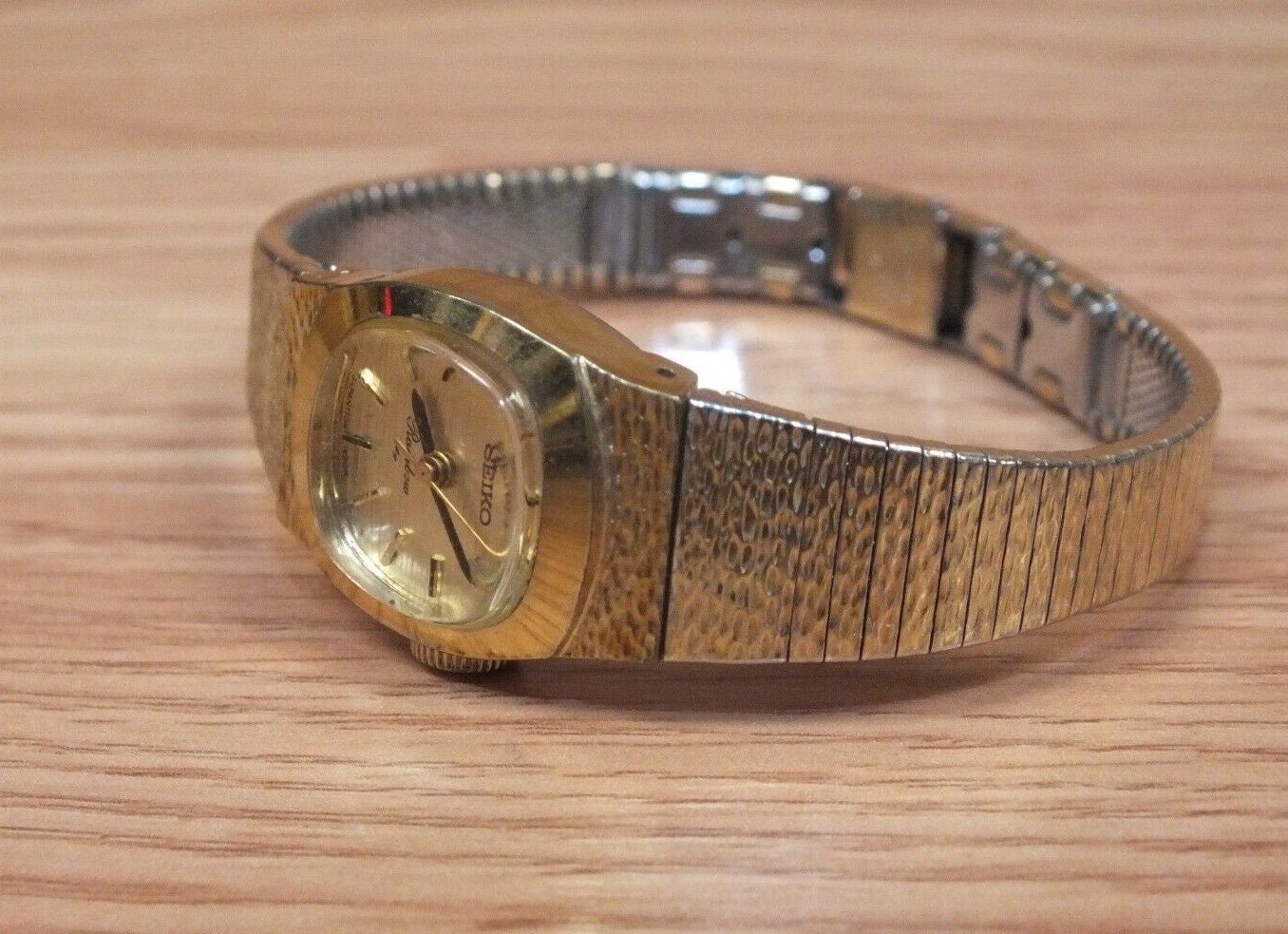 Vintage Seiko 12K Gold (6N0880) SGP Back Steel 1104-3230