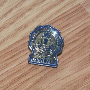 Vintage Enamel Blue & Gold Tone City of Cornwall Collectible Souvenir Pin