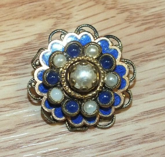 Lucky Number 5 Dangle Lapel Pin Brooch For Women - Vintage Style Fashion Accessory With Rhinestones