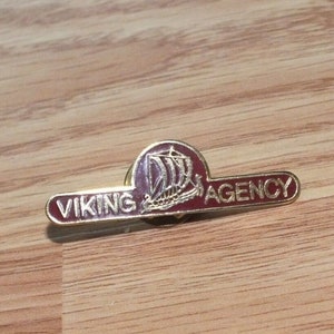 Vintage Gold Tone Viking Agency Collectible Souvenir Lapel Pin