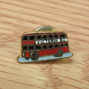 Vintage Victoria B.C. Red Double Decker Bus Collectible Travel Souvenir Pin