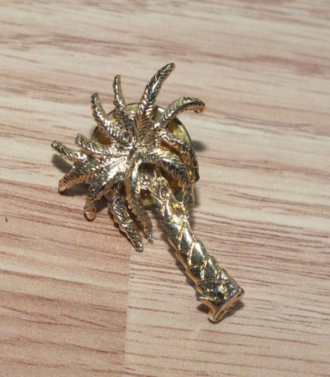 Palm Tree Pin Gold Tone Palm Tree Collectible Beach Themed Florida Souvenir Lapel Pin ...
