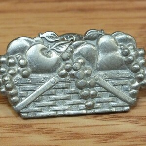 Vintage Silver Tone Women&#39;s Costume Jewelry Fruit Basket Collectible Pin