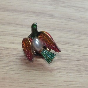 Vintage Multi Color Gold Tone Metal Flying Soaring Bird Collectible Revers Pin