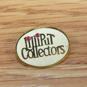 Vintage Lilliput Lane Member Collectors Souvenir Lapel Pin