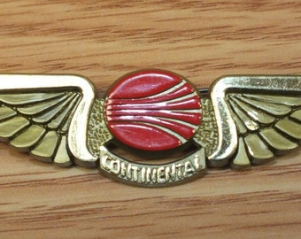 Vintage Gold Tone Plastic Continental Airlines Collectible Jr. Pilot Wings Pin