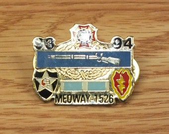 Vintage 93-94 Medway-1526 Collectible Foreign War Souvenir Lapel Pin