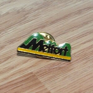Vintage Melfort Green & Yellow Collectible Enamel Souvenir Lapel Pin