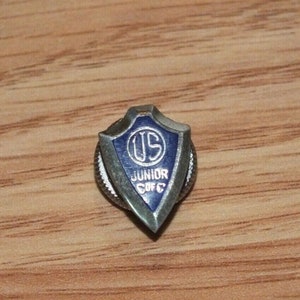 Small Vintage Blue & Silver Tone Junior C of C Collectible Lapel Pin