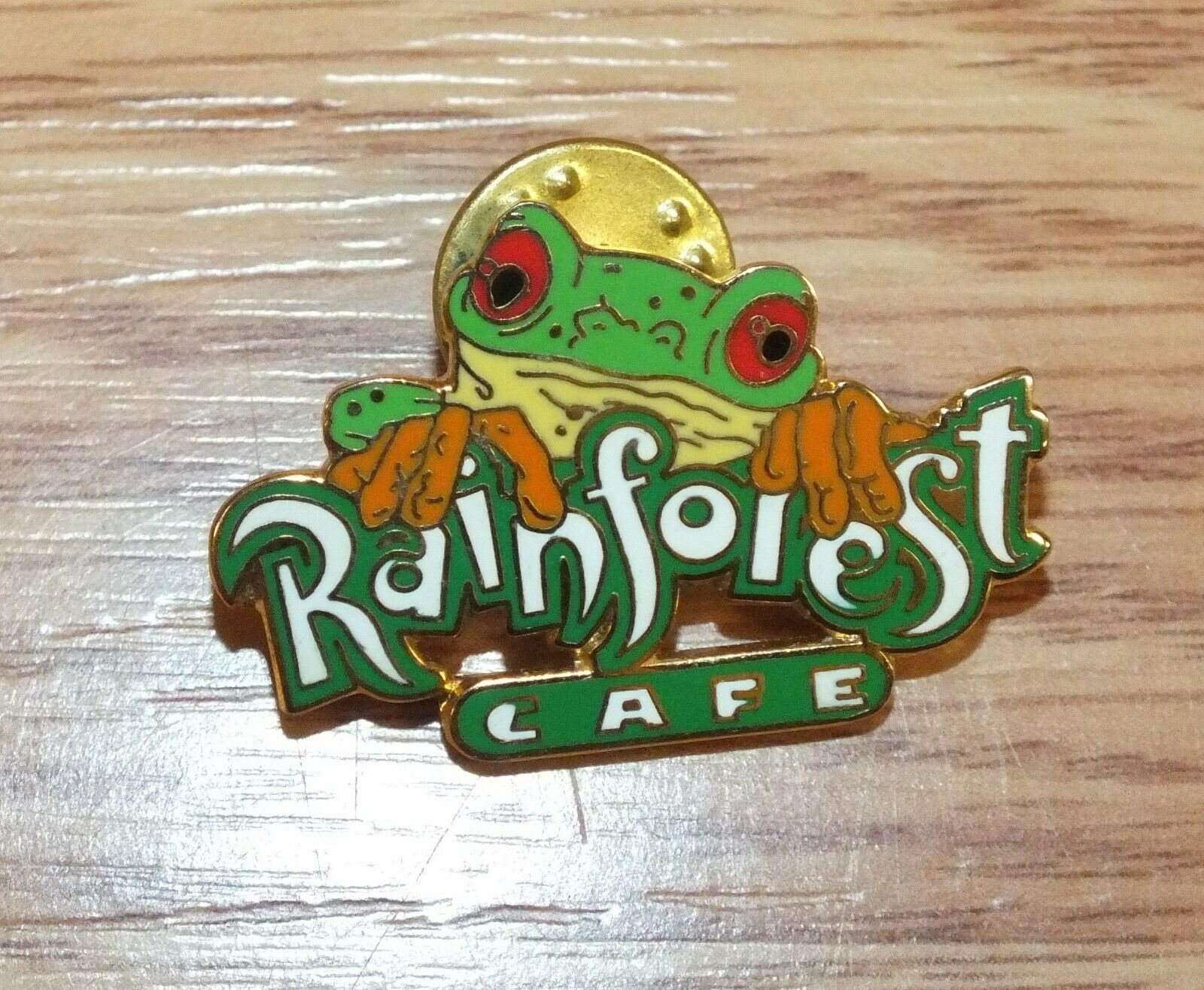 Cha Cha Vintage 1997 Rainforest Cafe Green Frog Logo Collectible Lapel Pin  - Etsy Finland