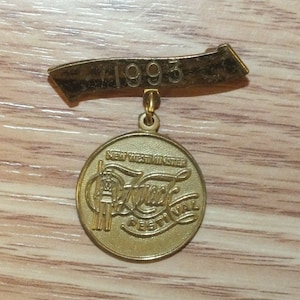 Vintage 1993 Gold Tone New Westminster Hyack Festival Dangle Pin / Lapel