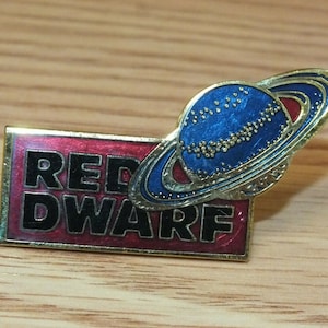 Vintage Gold Toned Red Dwarf Saturn Space Collectible HTF Lapel Pin