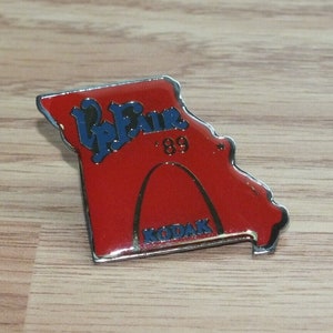 Red Vintage 1989 VP Fair Kodak Sponsor Collectible Souvenir Enamel Lapel Pin