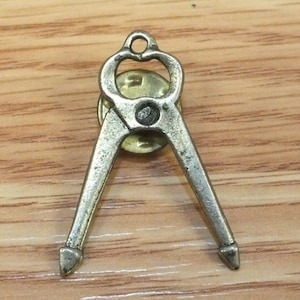 Silver Tone Pewter Vintage Pincer Tool Collectible Lapel Pin