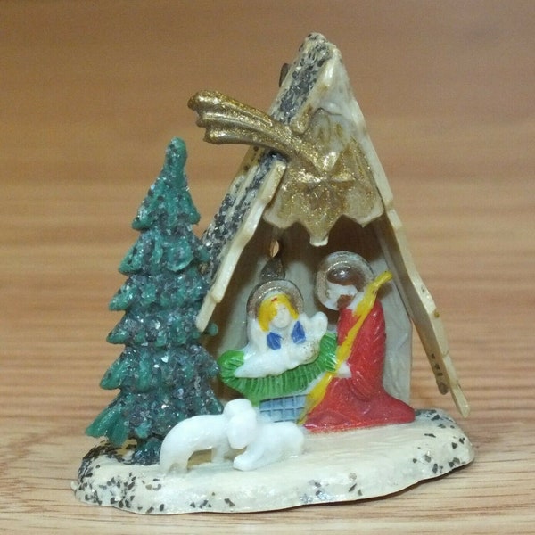 Vintage Plastic Small Nativity Scene Collectible Hong Kong Christmas Pin Brooch