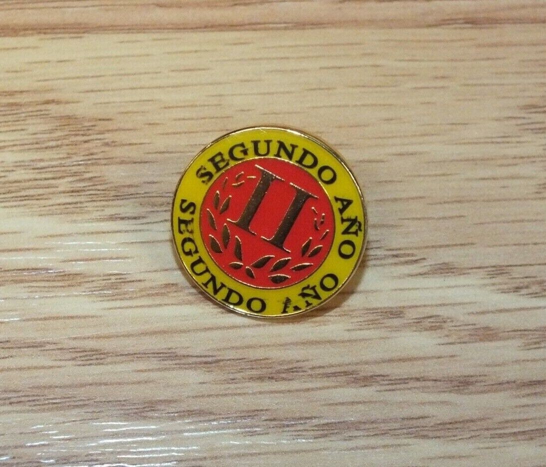 Red & Yellow Segundo Ano Collectible Vintage Lapel Pin