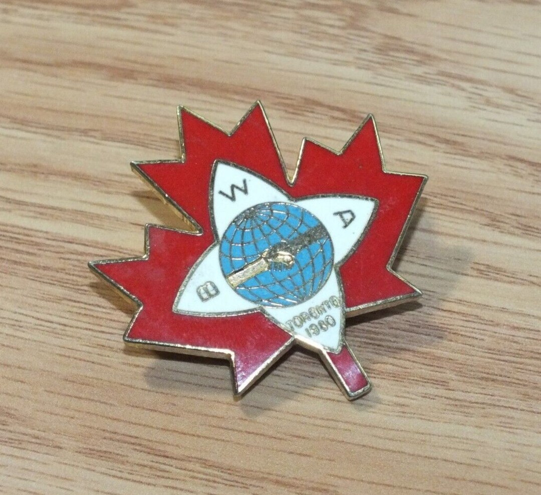 Toronto Pin Vintage Toronto 1980 BWA Collectible Canadian Maple Leaf Souvenir Lapel ...