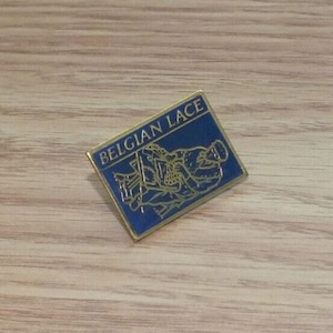 Blue & Gold Tone Vintage Enamel Belgian Lace Collectible Souvenir Lapel Pin