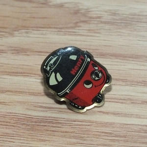 Vintage HTF Henry Hoover Redbubble Vac Sammlerstück Emaille Anstecknadel