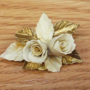 Vintage Anica AMC Clay Flower Women&#39;s Collectible Pin / Brooch **READ**