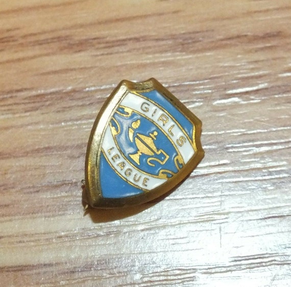 Small Vintage Blue & Gold Tone Girls League Collectible Oil Lamp Shield Pin
