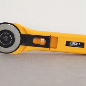Cortador rotativo Olfa 45 mm com lâmina especial Endurance (RTY-2/G + RB45H-1)