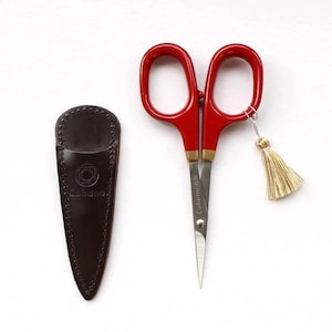 Cohana-Small Scissors with Lacquered Handles (Shunuri)