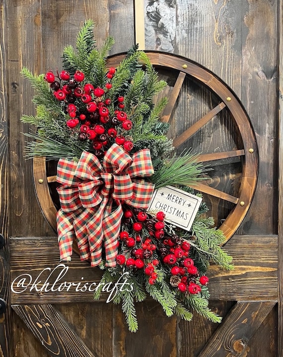 Christmas Wreath, Wagon Wheel Wreath, Pinecone Red Berries