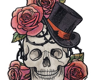 Parche personalizado para coser o planchar con bordado de calavera y sombreros [6,85" x 9,06"]