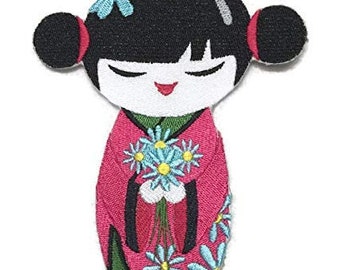 Krafty  Kokeshi Japanese Doll [Kokeshi and Flower Bouquet] Embroidery Iron On/Sew Patch [5.84" x 4.85"][Made in USA]