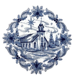 Puede incluir: Diseño bordado en azul de una iglesia con una estrella encima, rodeada de acebo y poinsettia, sobre un fondo blanco.