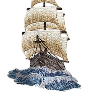 Può includere: Ricamo di una nave a vela marrone con vele bianche, che naviga tra onde blu.
