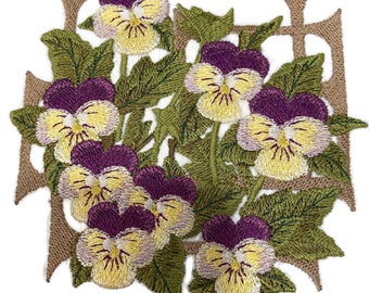 Parche bordado para planchar o coser con flores Bloom Pansies [5, 2 pulgadas (ancho) x 5 pulgadas (alto)]