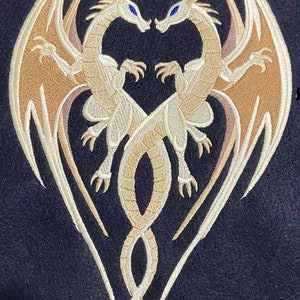 Entrelazado personalizado en Mythos Dragons 6.86" (ancho) x 10.53" (alto)