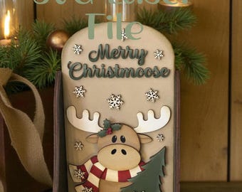 SVG-bestand – "Merry Christmoose" primitieve eland invoegen | Verwisselbare theelichthouder | Leuk lasergesneden kerstontwerp | Eland-SVG
