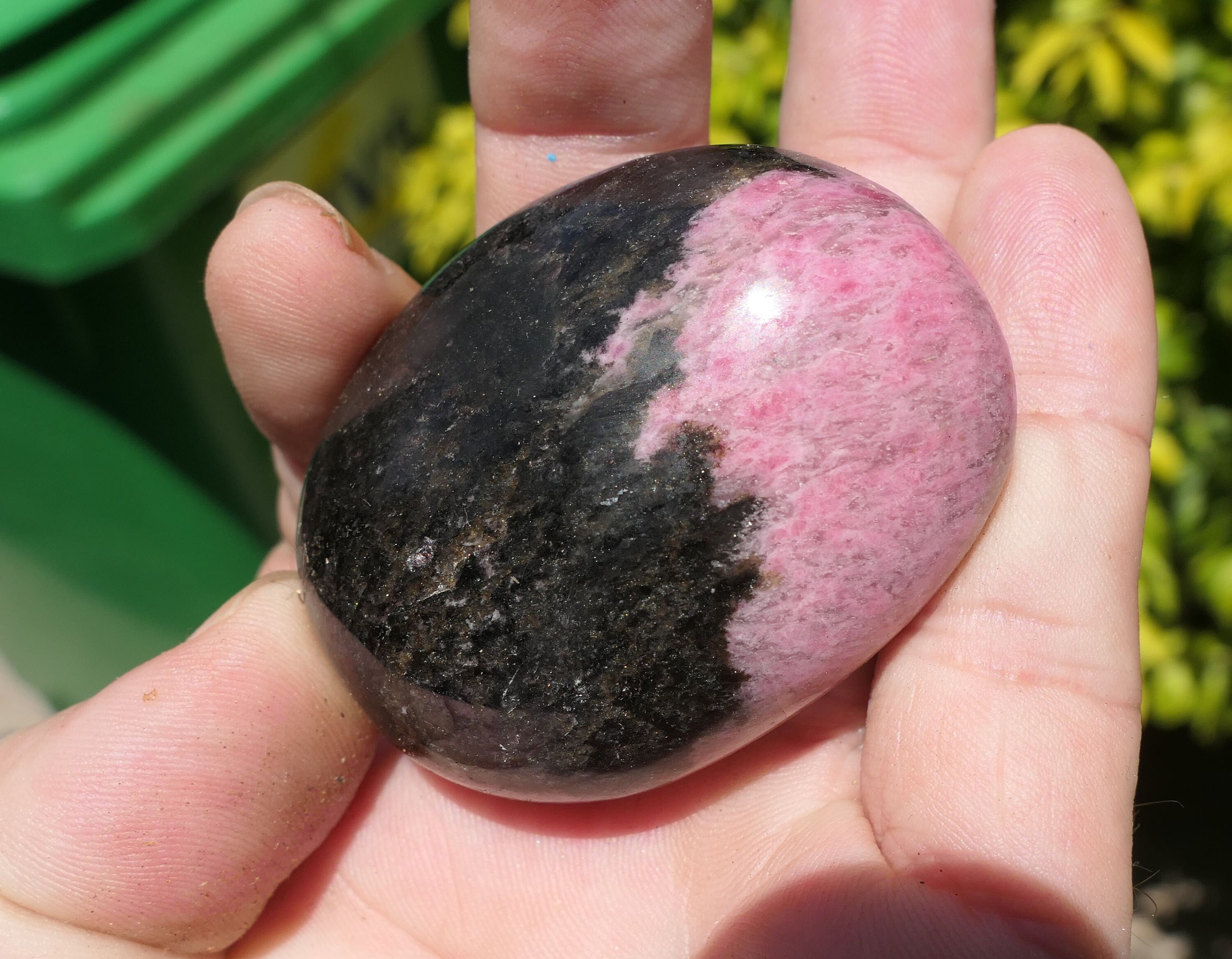 R979 92G Rhodonite Rose 54mm Galet Naturelle Pierre Roulée Minéraux Lithothérapie de Madagascar